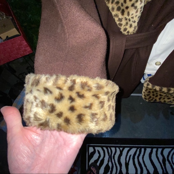 Beautiful brown w/animal print fur trim coat 12/14 - Picture 3 of 15